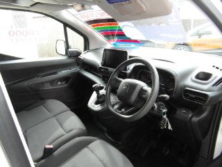 /photos/10921/f61eea23-7632-4919-bbd1-3f6ad2469e0d_i320x240.jpg